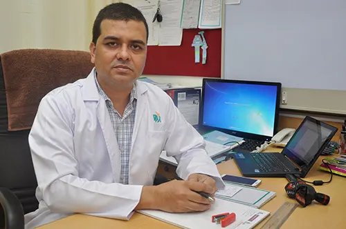Portrait of Dr Tanweer Shahid