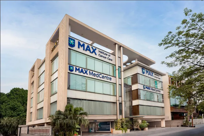 Max Med Centre, Lajpat Nagar, New Delhi